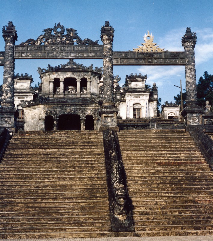 Anh hiem: Kham pha dien mao cac lang tam o Hue nam 1986