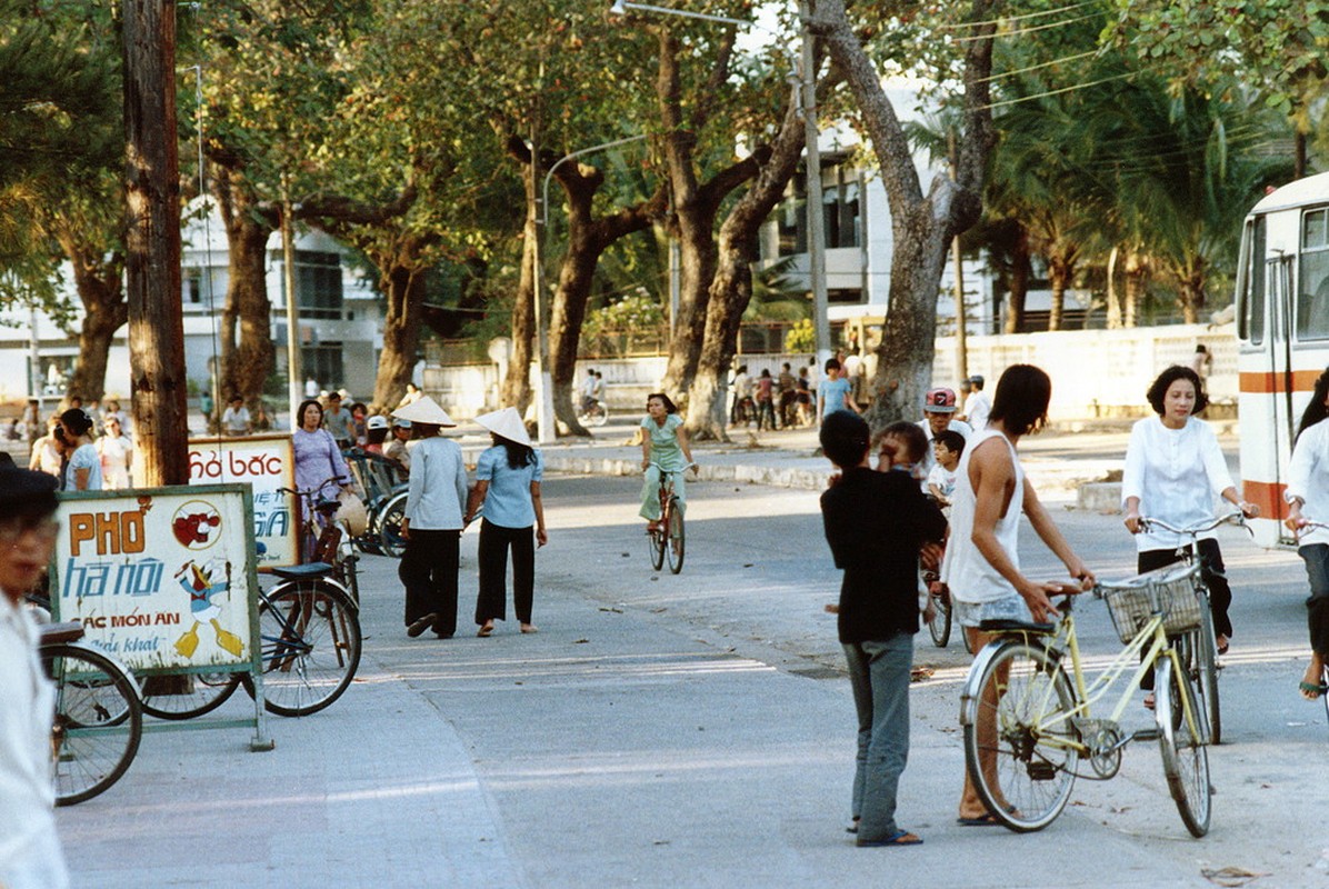 Anh doi thuong thu vi chup o Vung Tau nam 1988-Hinh-4