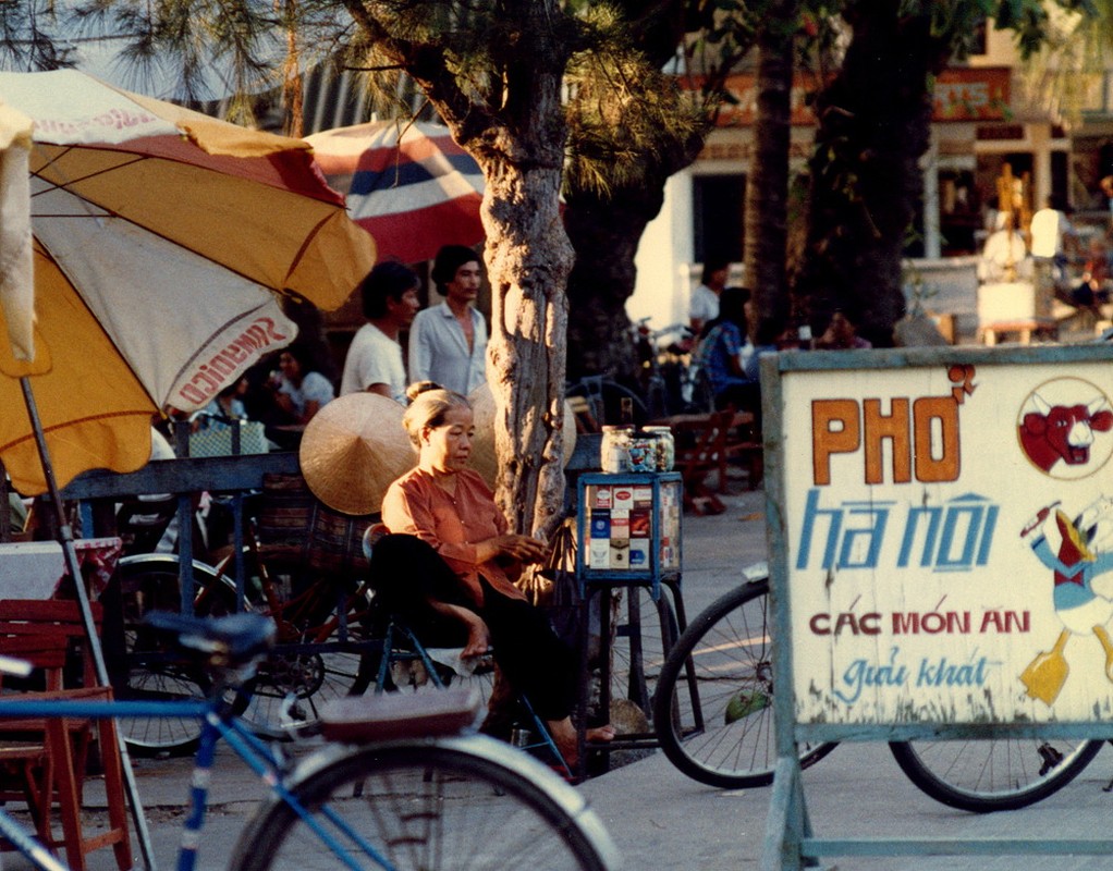 Anh doi thuong thu vi chup o Vung Tau nam 1988-Hinh-6