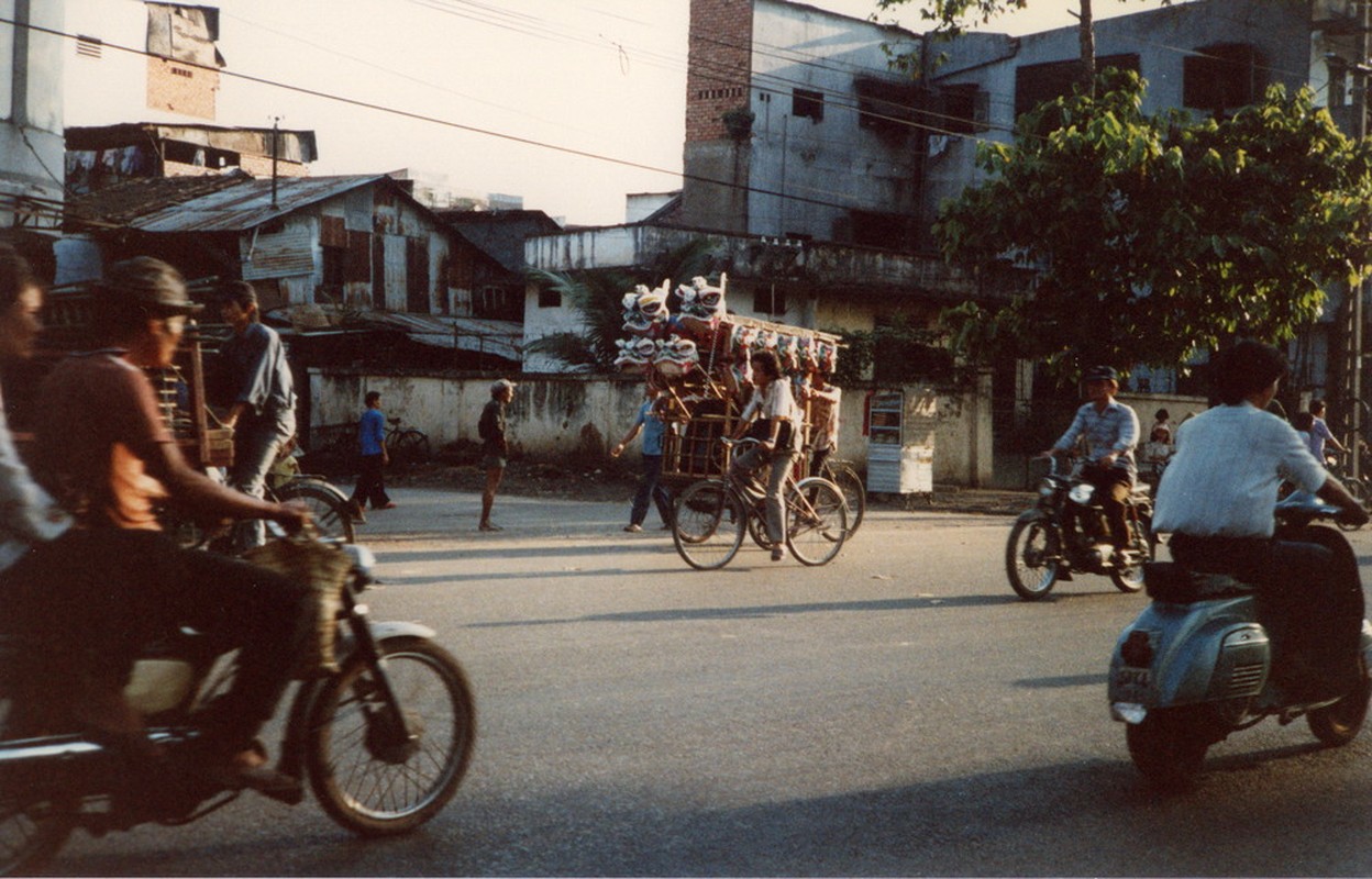 Anh doc: Buc tranh giao thong cuc thu vi o TP. HCM nam 1988-Hinh-7