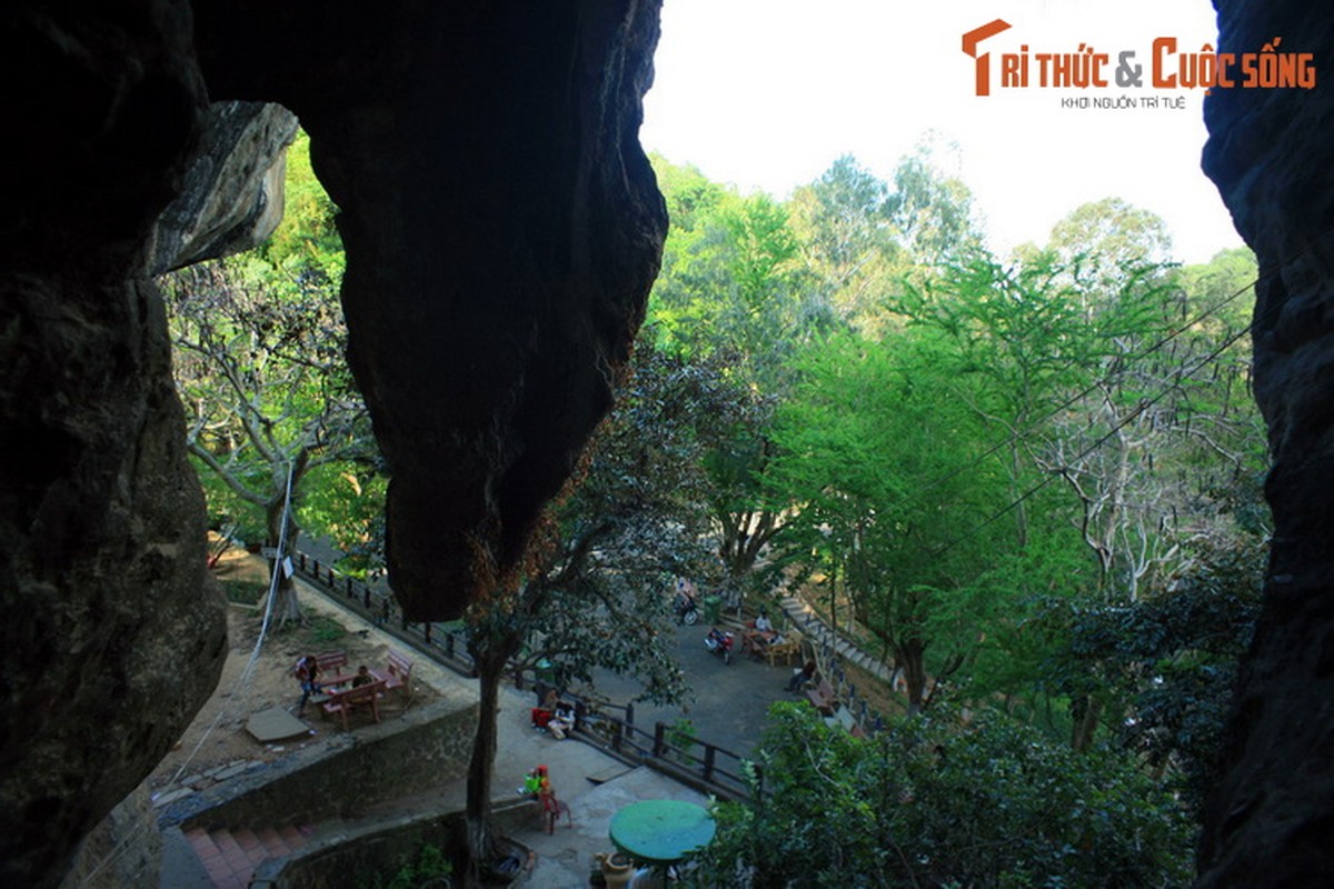 Ba ngoi chua trong hang da noi tieng nhat Nam Bo-Hinh-4