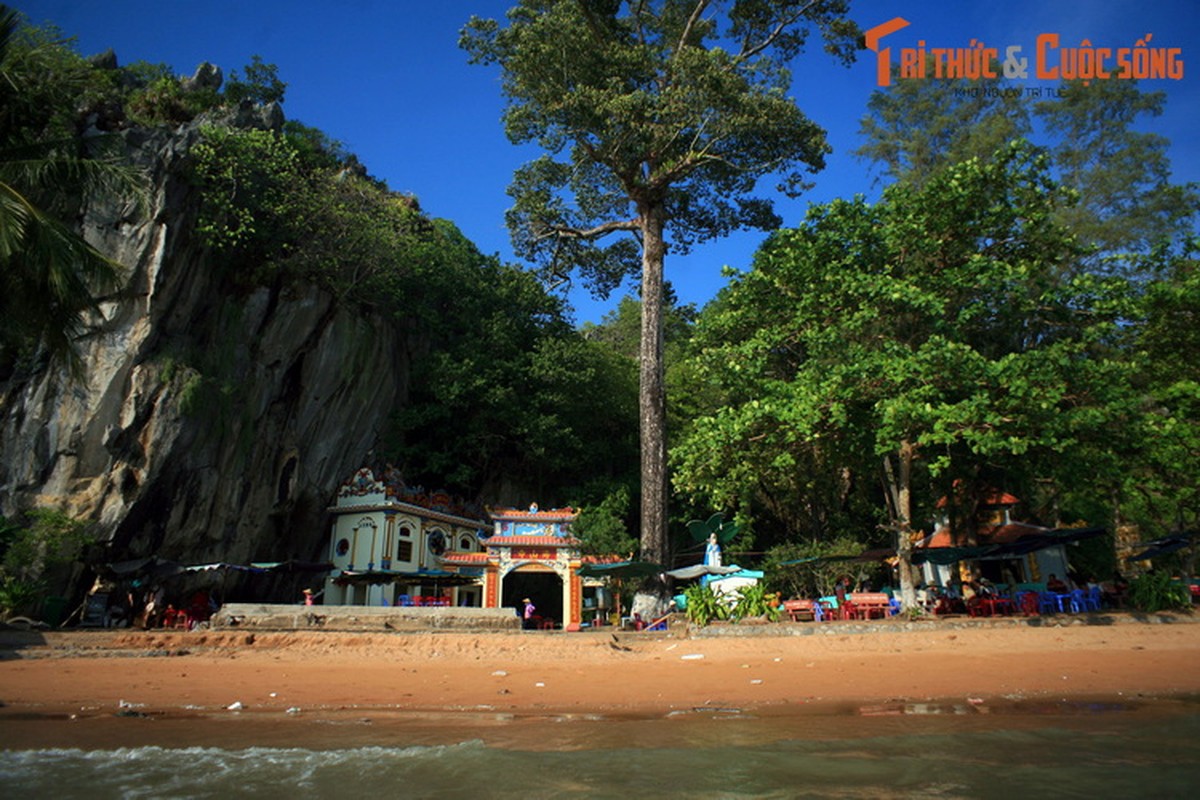 Ba ngoi chua trong hang da noi tieng nhat Nam Bo-Hinh-5