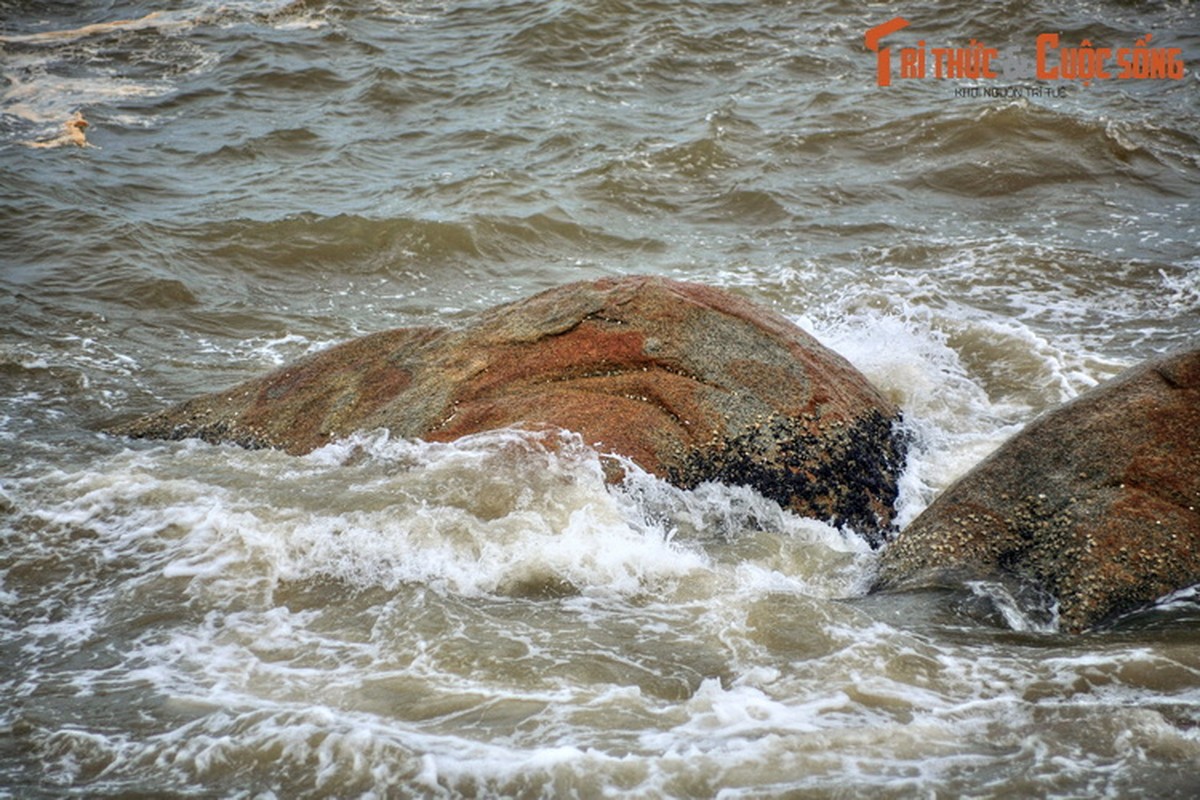 Canh tuong choang ngop o bai da ky vi ben bai bien Sam Son-Hinh-5