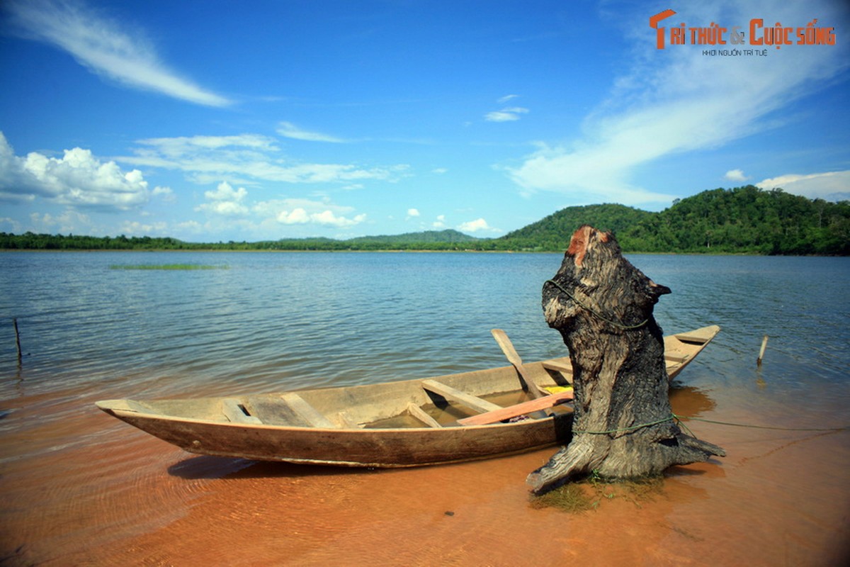 Diem dung chan dac biet tren duong tu Ban Don di Pleiku-Hinh-4