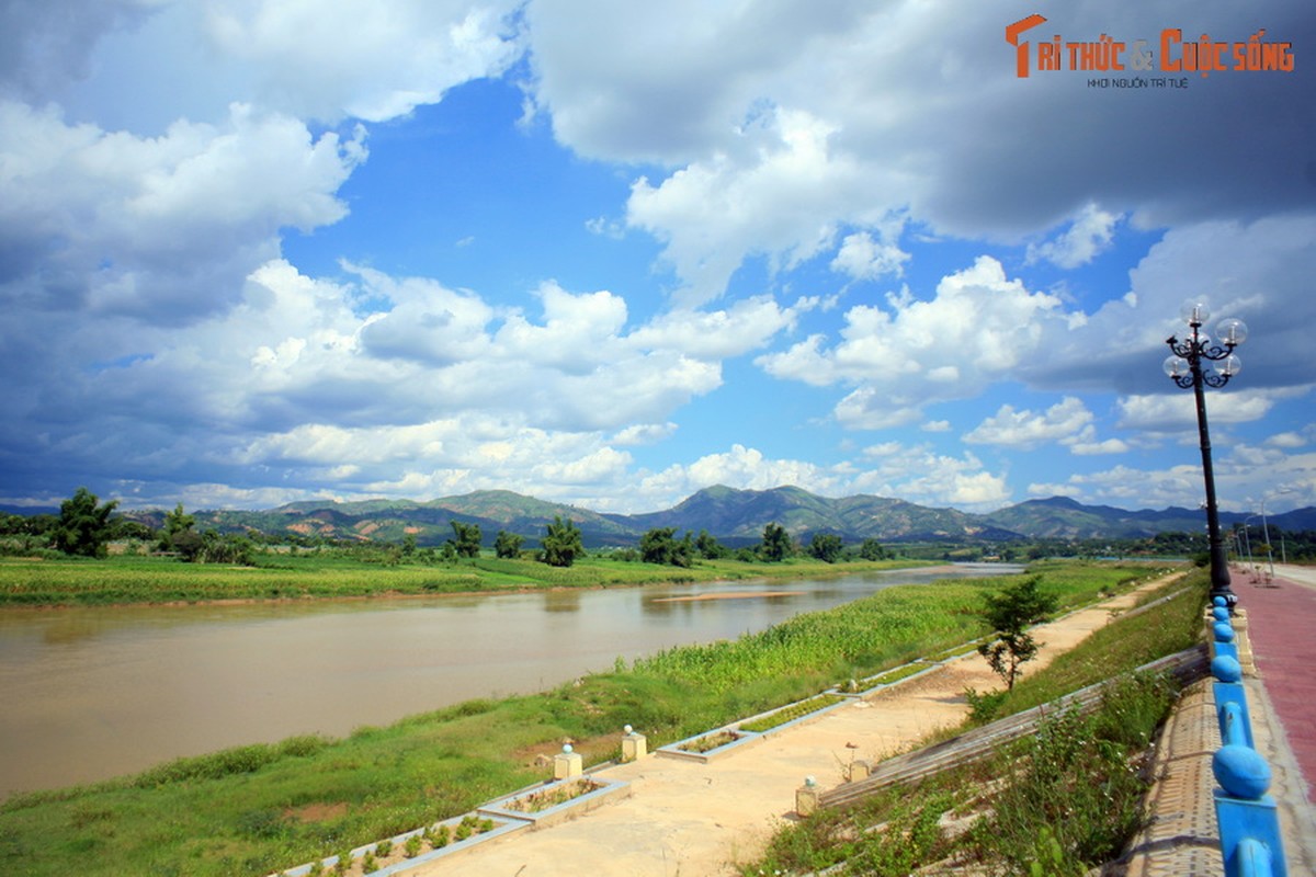 Giai thoai dam nuoc mat ve dong song 