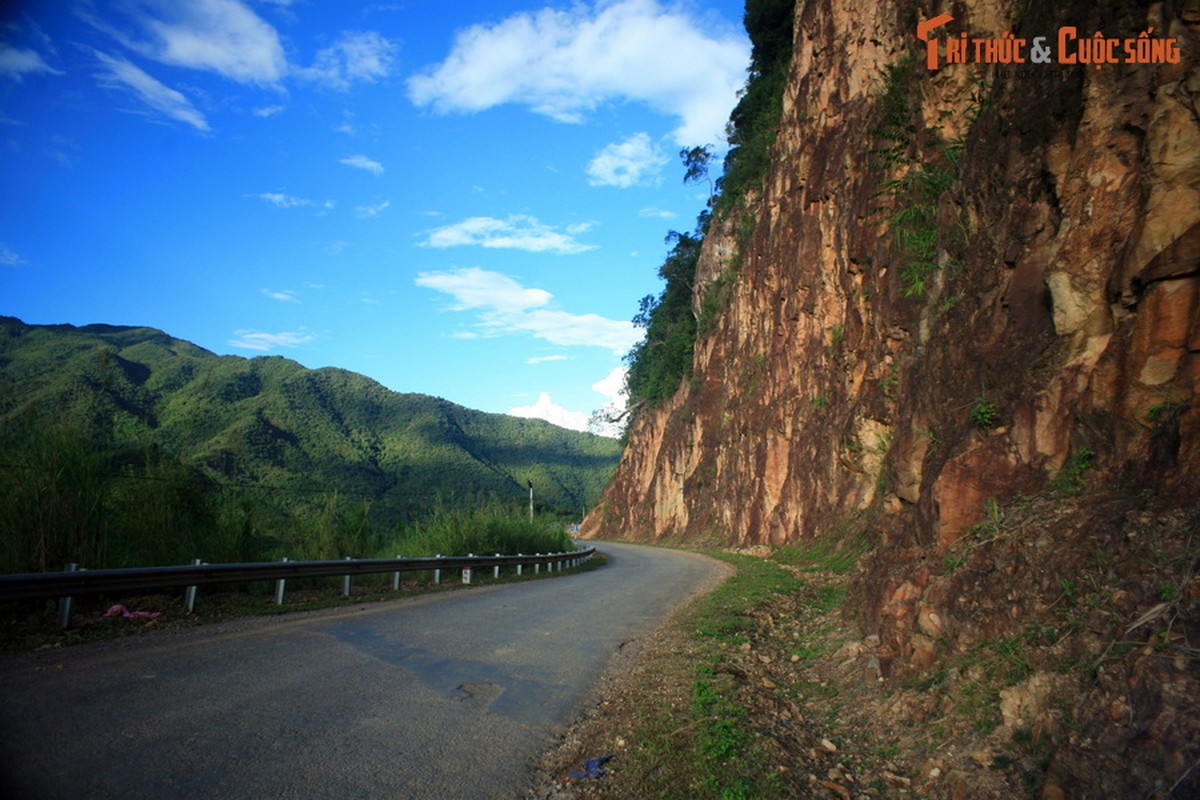 Ngan nguoi truoc phong canh tuyet voi o Sop Cop, Son La