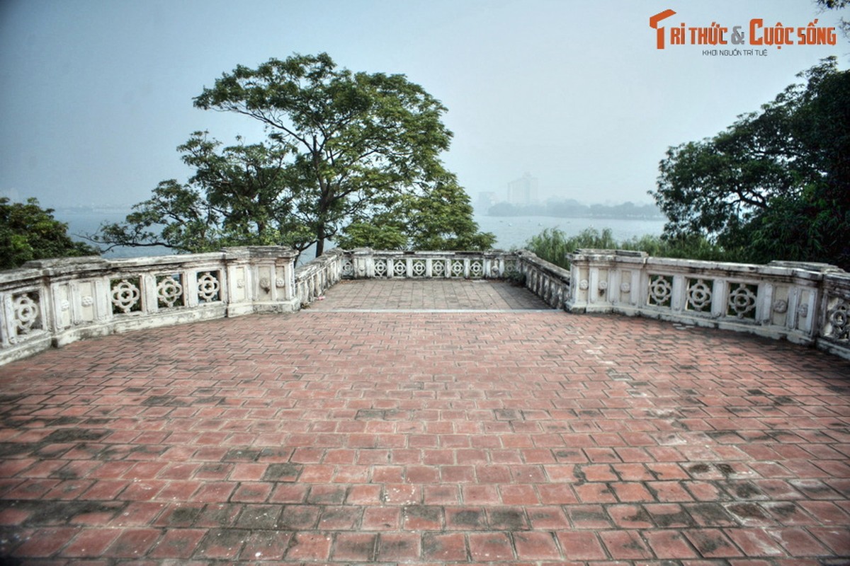 Soi tung ngoc ngach biet thu co trang le noi tieng Ha Noi-Hinh-13