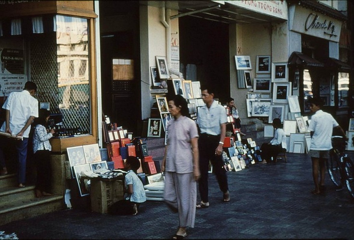 Hinh doc: Muu sinh tren duong pho Sai Gon nam 1956