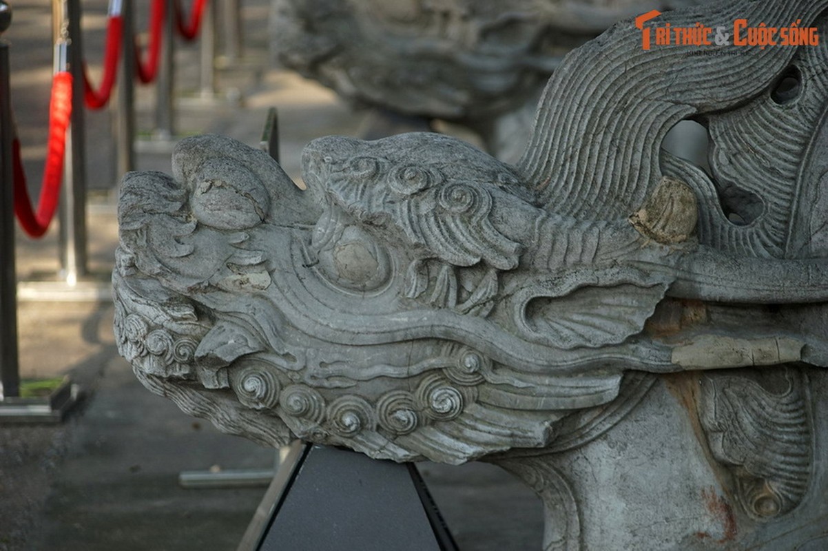 View - 	Hình tượng rồng trên 6 Bảo vật quốc gia của Hoàng thành