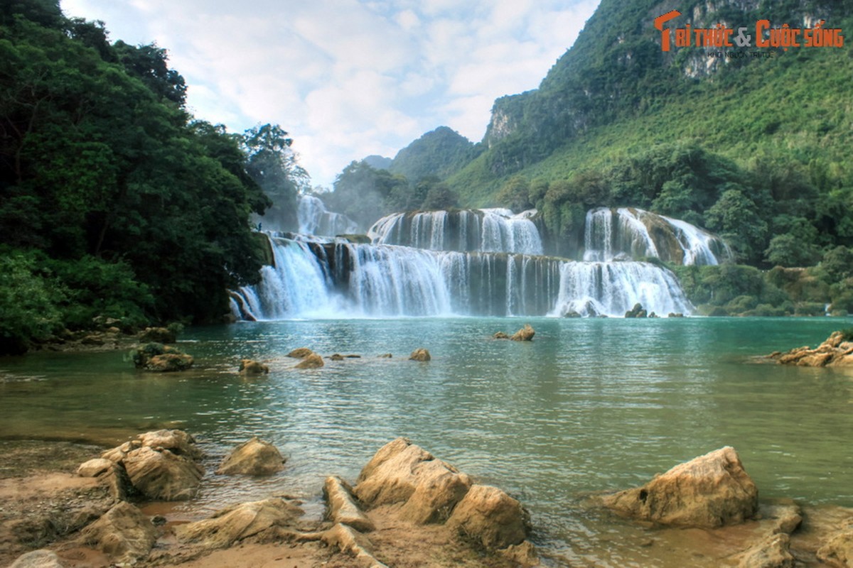 View - 	Cảnh tượng ở đường biên giới đẹp nhất thế giới của Việt Nam