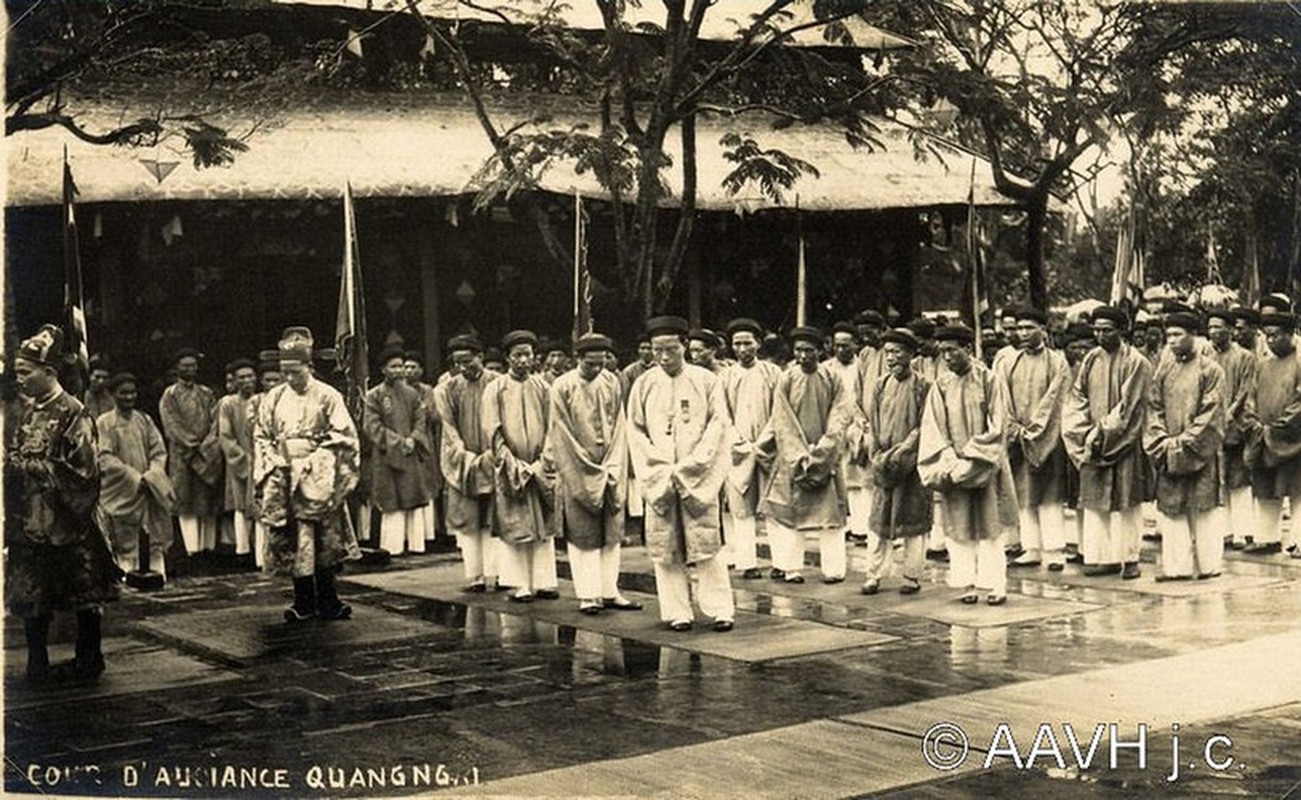 Hinh doc vua Bao Dai tuan du cac tinh Nam Trung Bo nam 1933-Hinh-4