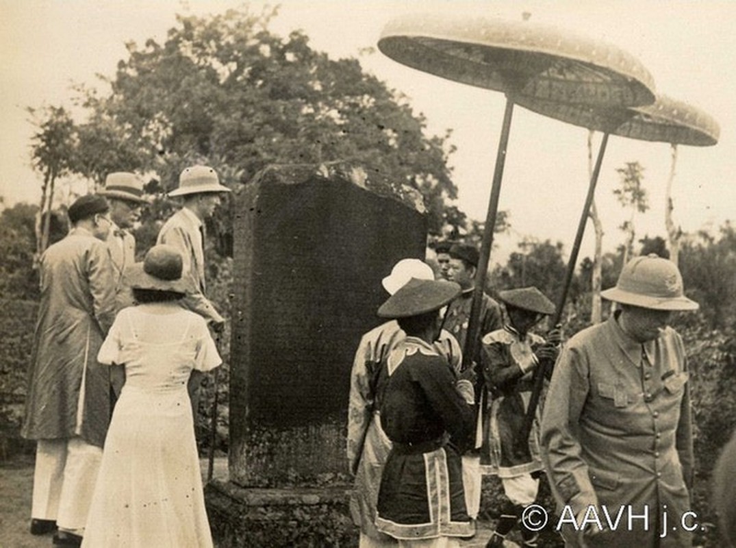 Hinh doc vua Bao Dai tuan du cac tinh Nam Trung Bo nam 1933-Hinh-6