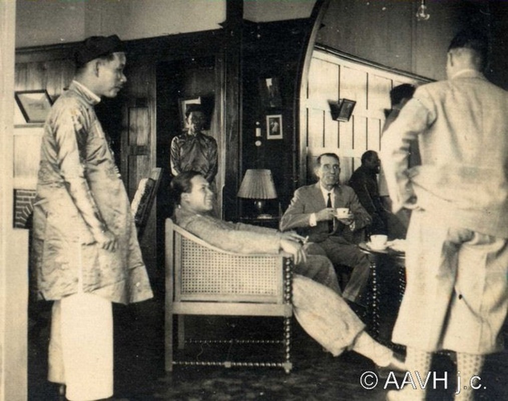 Anh hiem ve vua Bao Dai o pho nui Pleiku nam 1933-Hinh-2