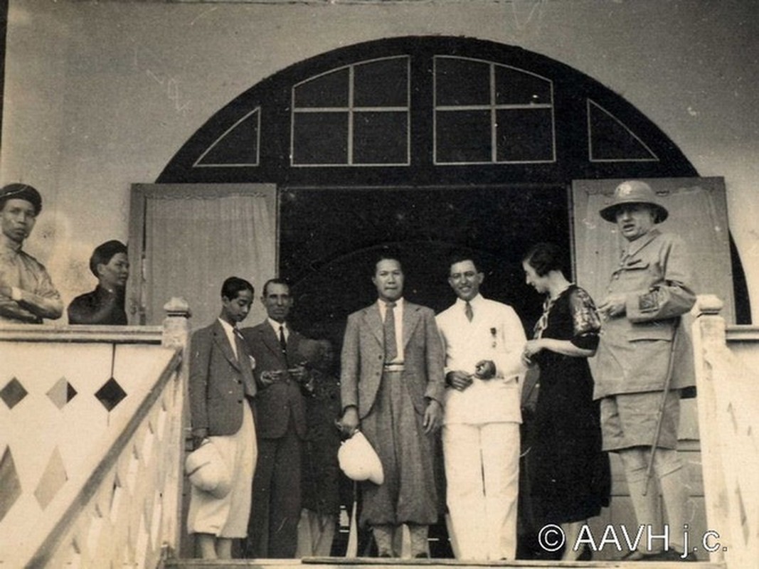 Anh hiem ve vua Bao Dai o pho nui Pleiku nam 1933