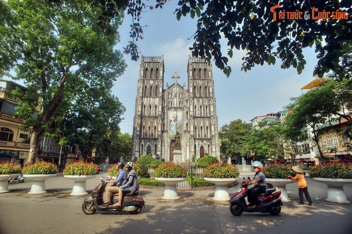 View - 	Gọi tên 8 địa điểm tâm linh hút khách quốc tế nhất Hà Nội