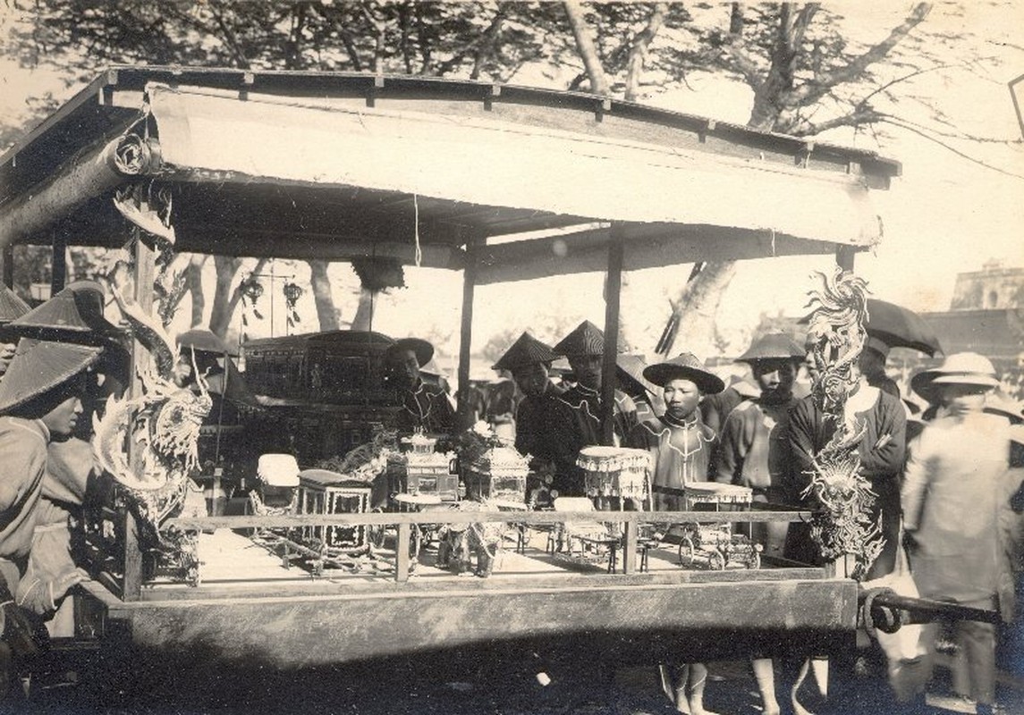 Hinh doc ve dam tang vua Khai Dinh nam 1926-Hinh-12