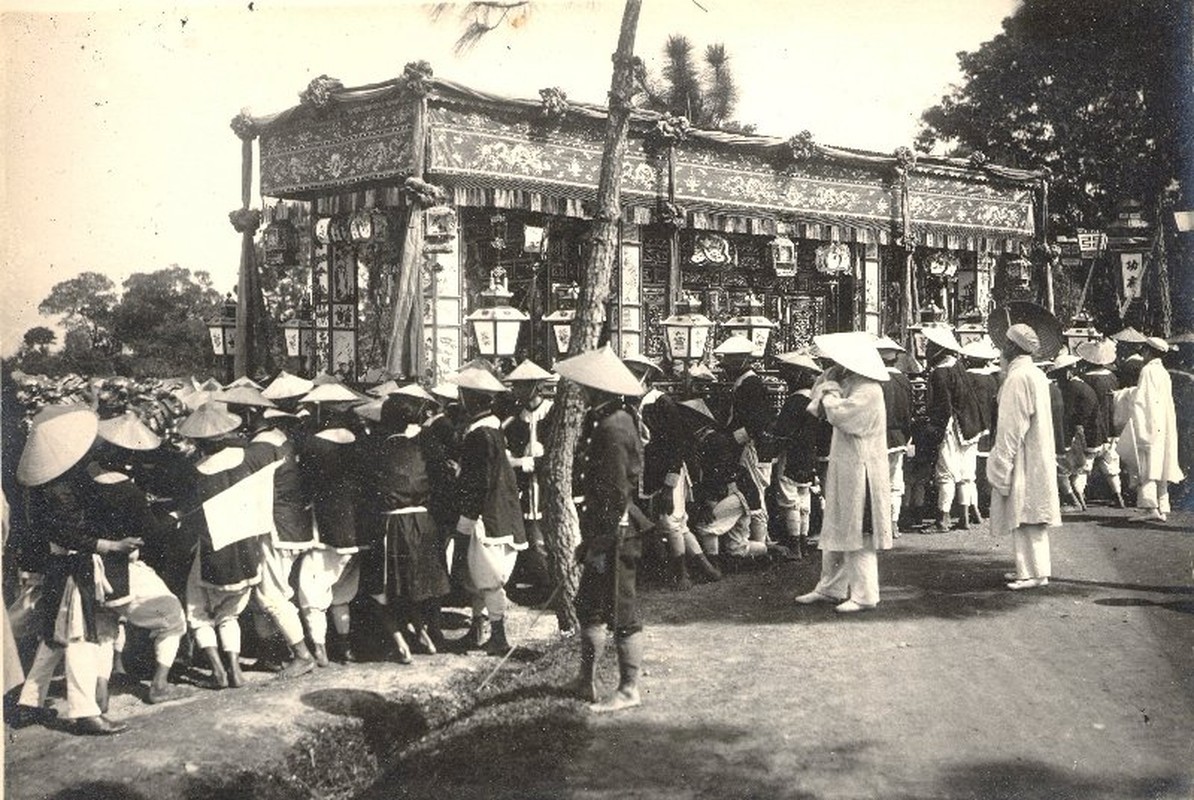 Hinh doc ve dam tang vua Khai Dinh nam 1926-Hinh-5