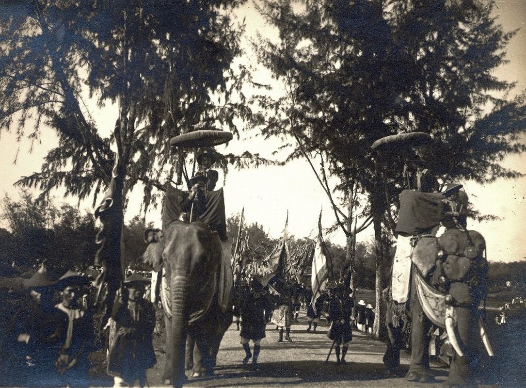 Hinh doc ve dam tang vua Khai Dinh nam 1926-Hinh-7