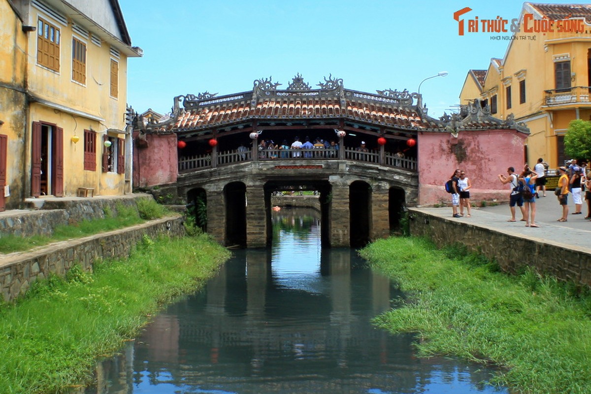 Ba ngoi chua cau co doc dao cua Viet Nam: Ha Noi co mot