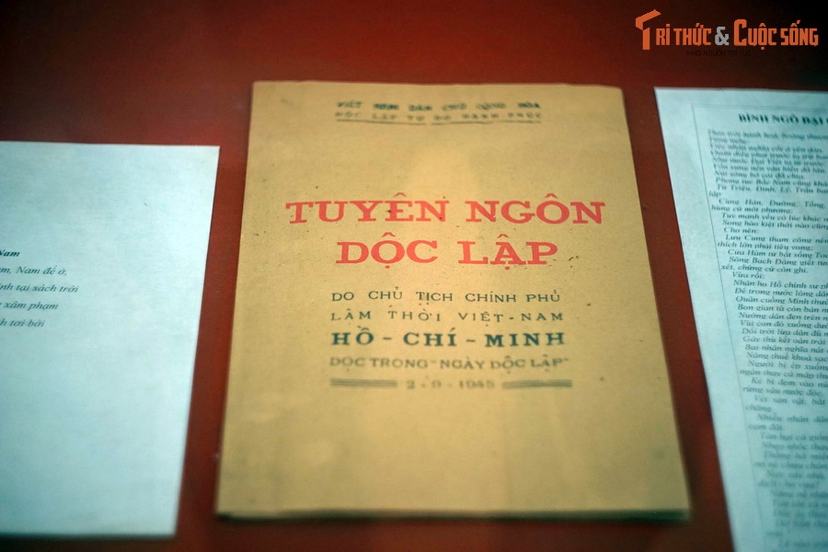 Vat dung tham dam ky uc noi Bac Ho viet Tuyen ngon Doc Lap-Hinh-14