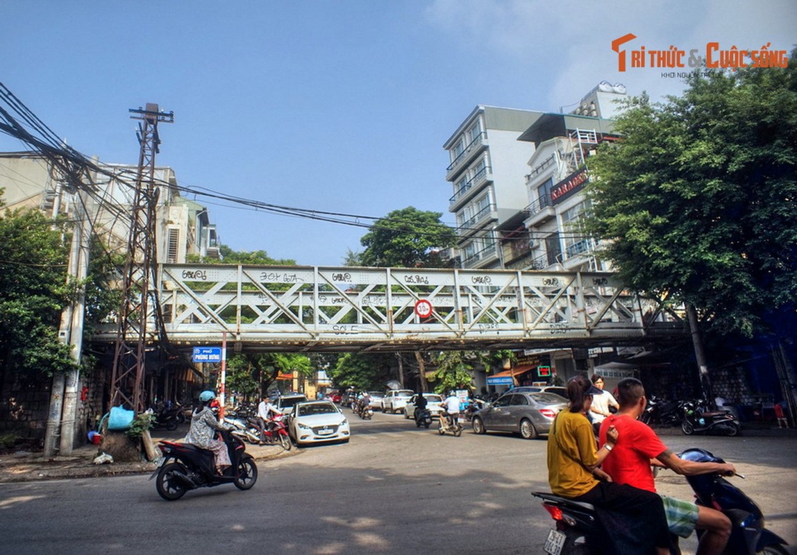 Dau an hao hung ngay 10/10/1954 tai Hoang thanh Thang Long-Hinh-2