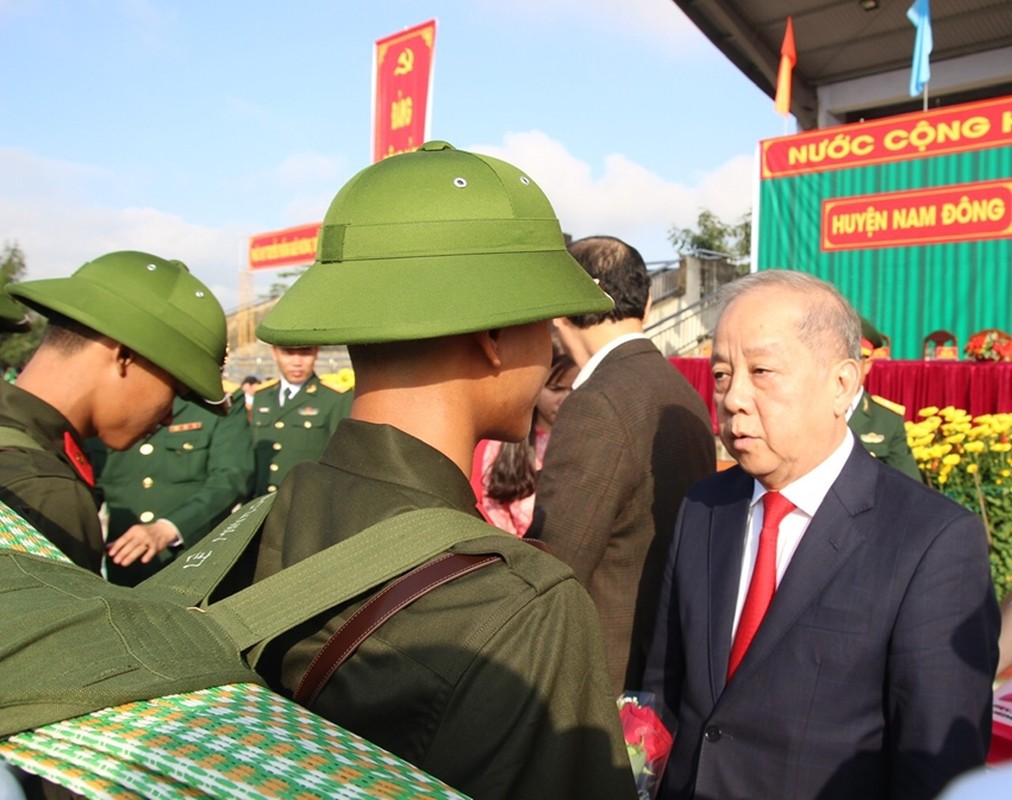 Thanh nien Bac Trung Bo no nuc ngay hoi tong quan-Hinh-8