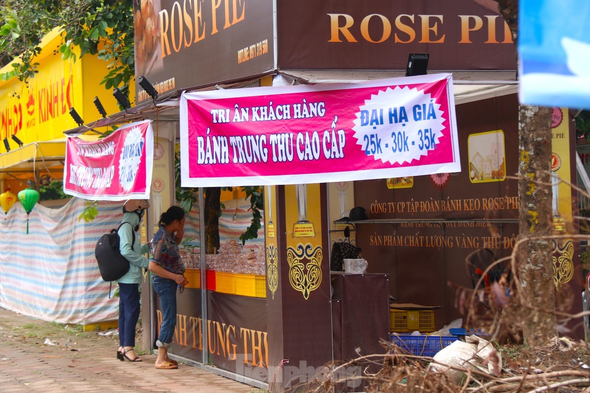 Ha Noi: Banh trung thu dai ha gia van e-Hinh-2