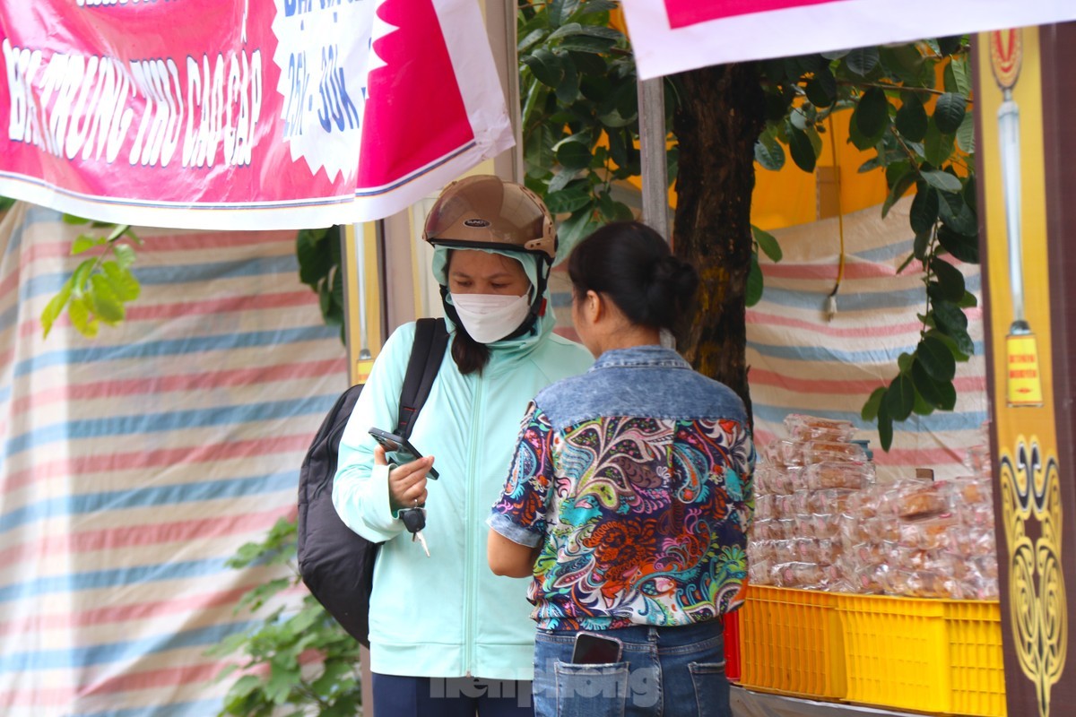 Ha Noi: Banh trung thu dai ha gia van e-Hinh-7