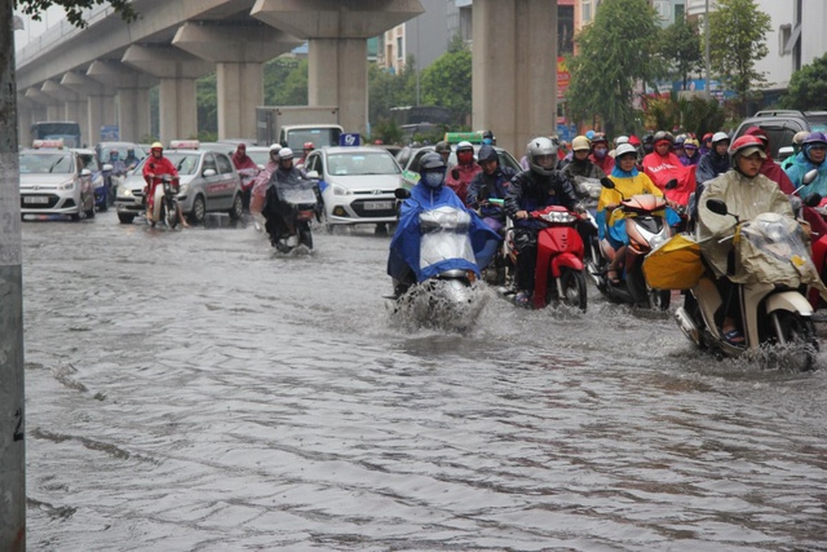 Ha Noi: Nguoi dan “thi boi” giua ma tran giao thong-Hinh-2