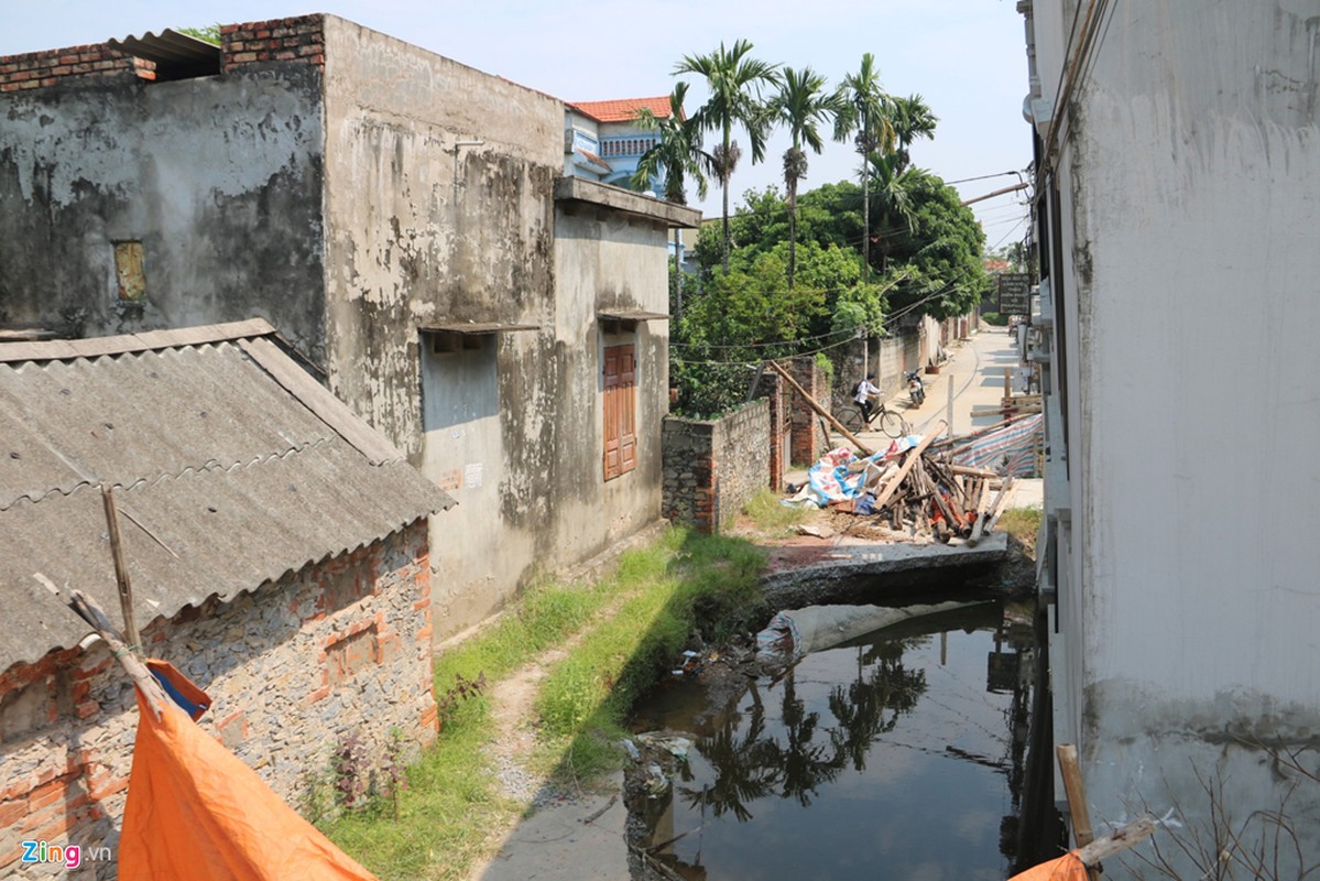 3 thang sau su co ho tu than 'nuot' nha, nguoi dan van phai di o nho-Hinh-8