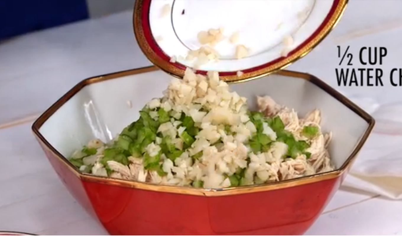 Cach lam salad ga tron mayonnaise kieu Tay-Hinh-4