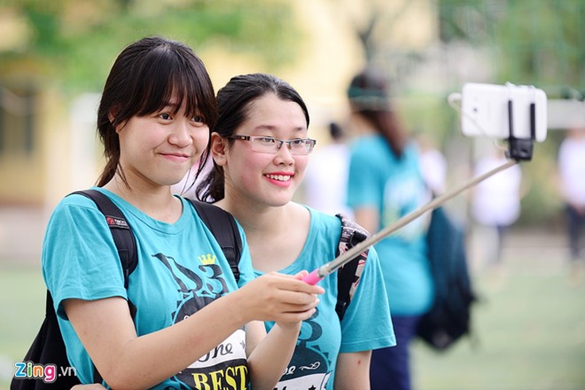 Hoc sinh Ha Noi nhay mua nong nhiet chia tay tuoi hoc tro-Hinh-5