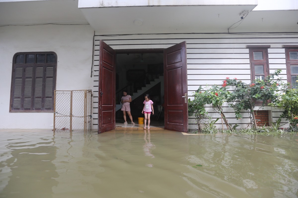 Tieu thuong lang gom Bat Trang thiet hai nang ne do ngap lut-Hinh-15