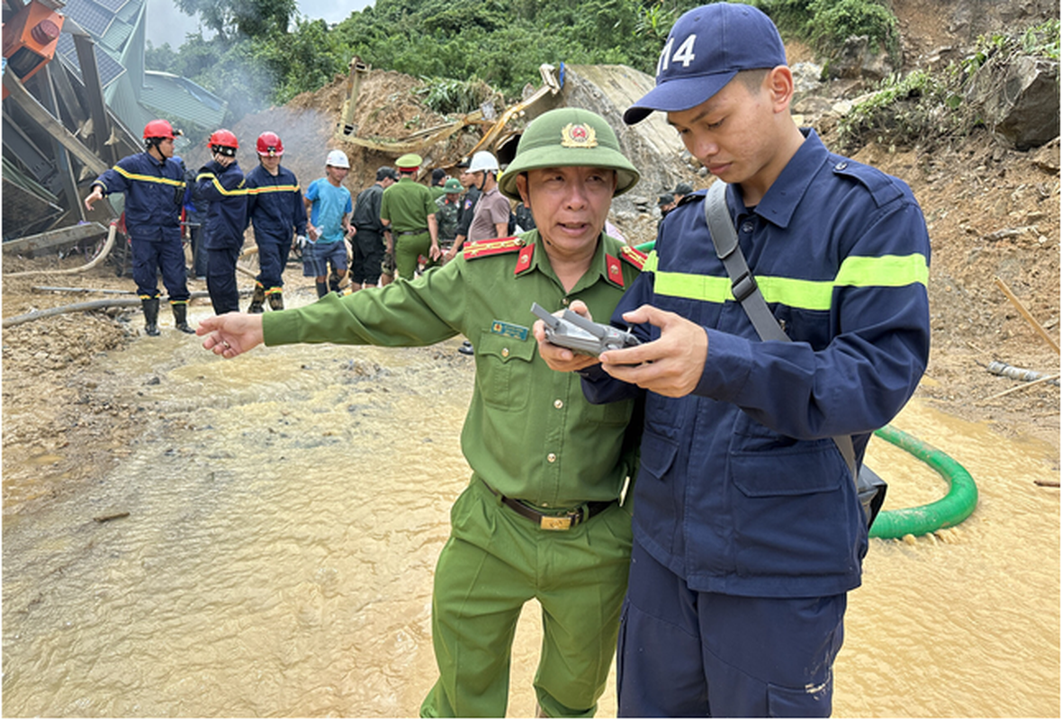 Quang Ngai: Chay dua voi thoi gian tim kiem nan nhan thuy dien Ka Tinh-Hinh-3