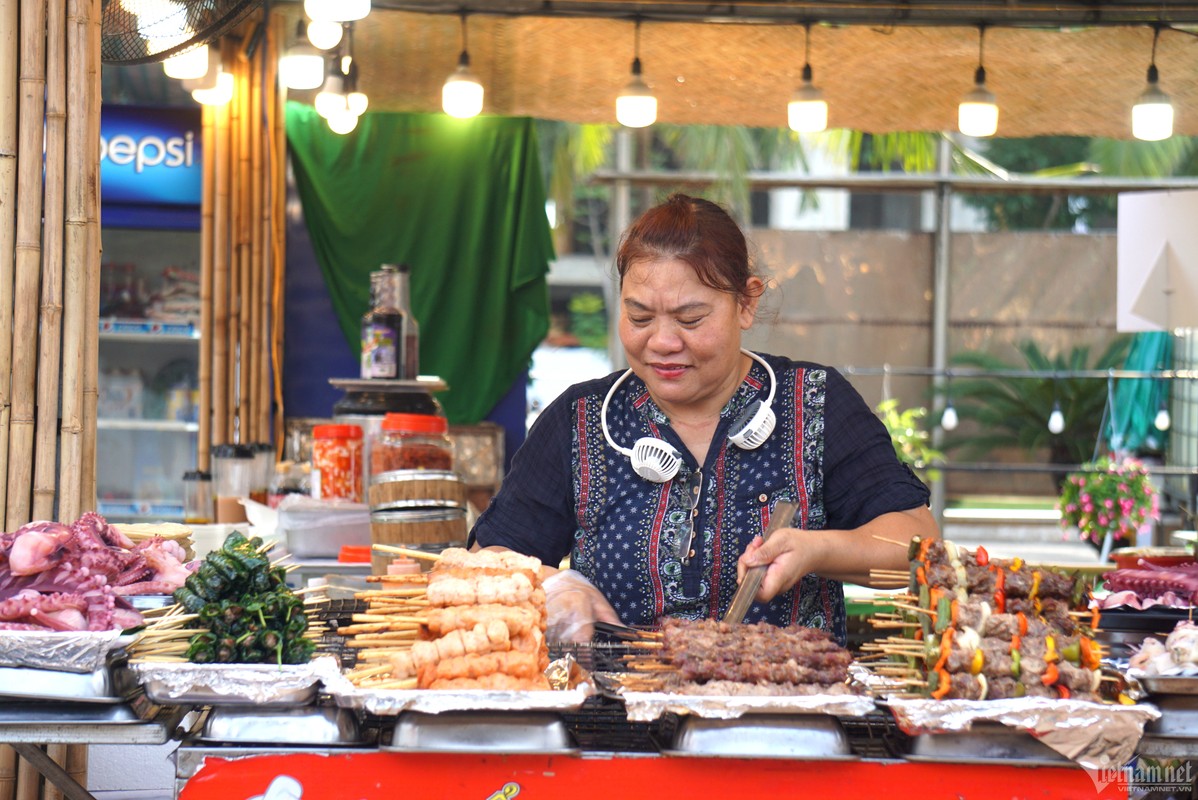 Khach Tay thich thu lam tranh Dong Ho, thuong thuc dac san Viet Nam-Hinh-7