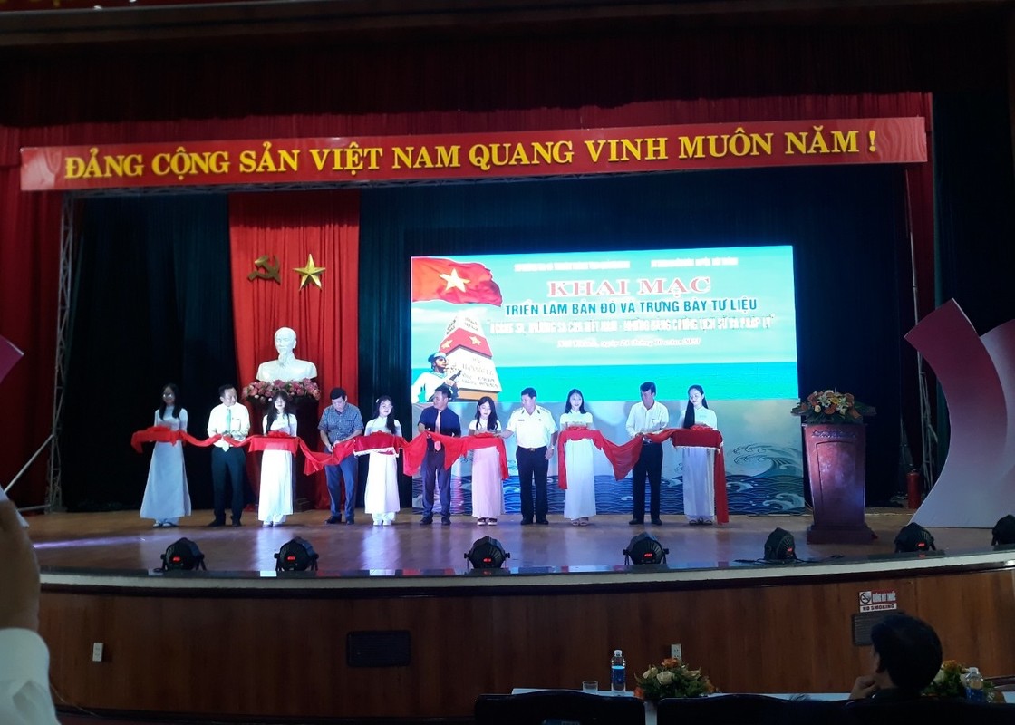 Quang Nam: Trien lam ban do va tu lieu “Hoang Sa, Truong Sa cua Viet Nam“