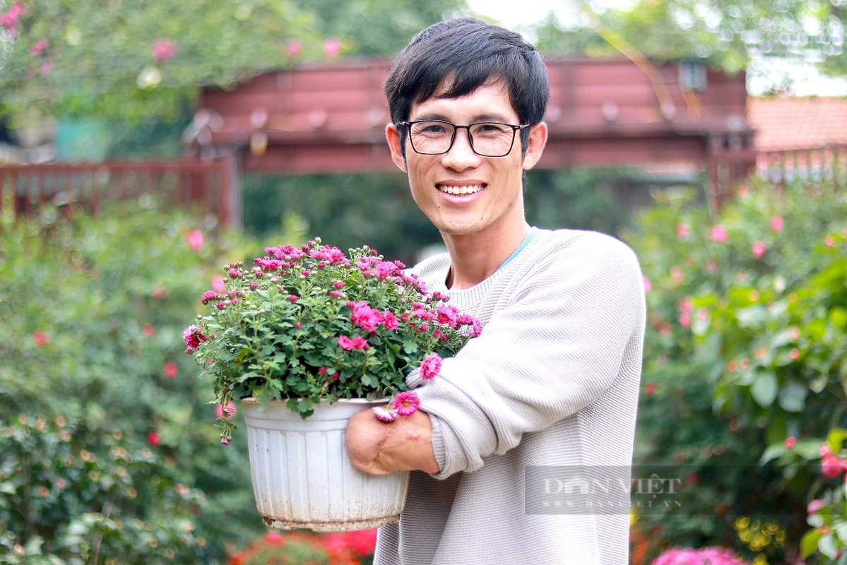 Dung day sau tai nan, chang trai Ha Tinh tao dung Happy Garden-Hinh-2