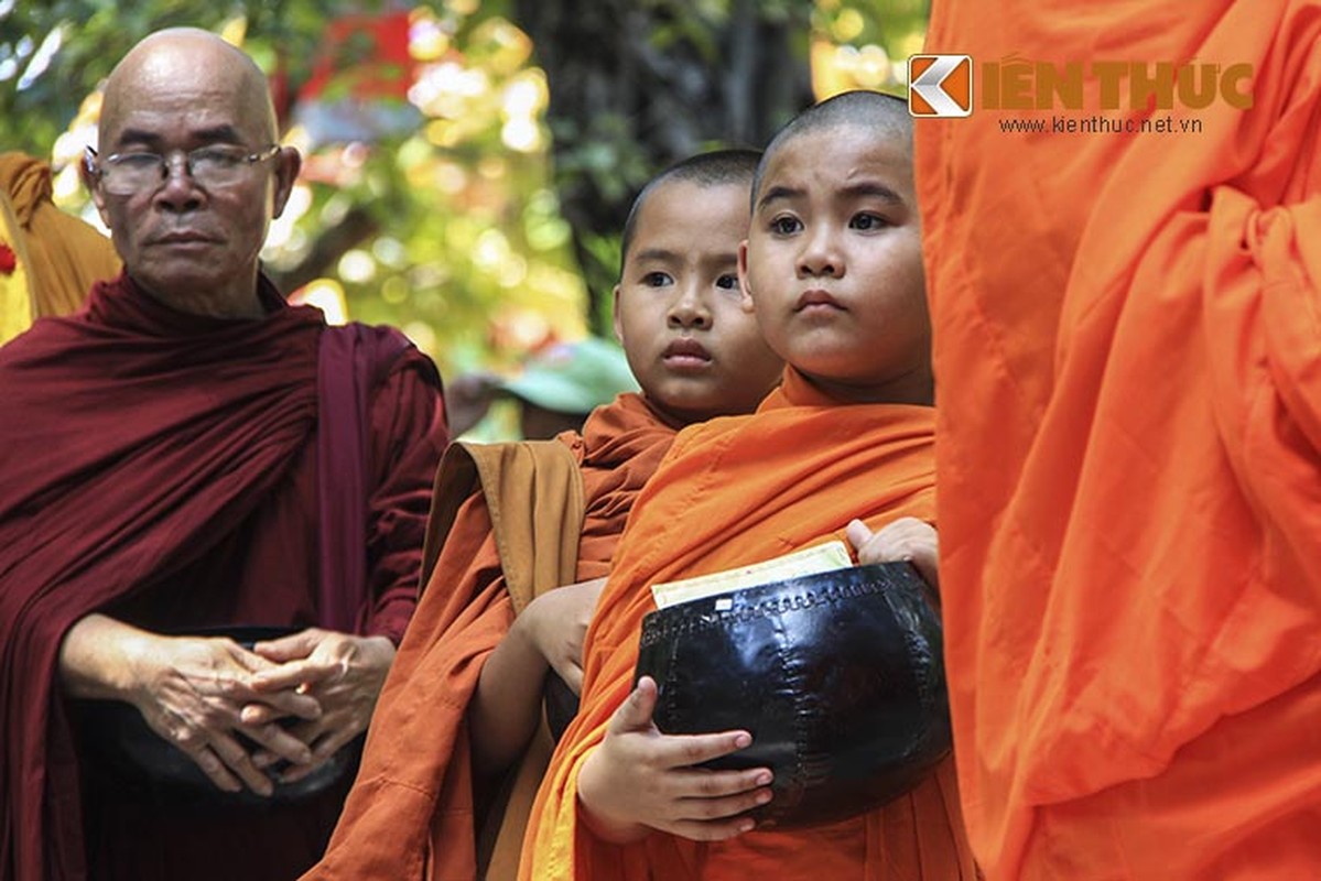 1000 tang ni tham gia dai le Vu Lan, Cung duong Bat Hoi-Hinh-10