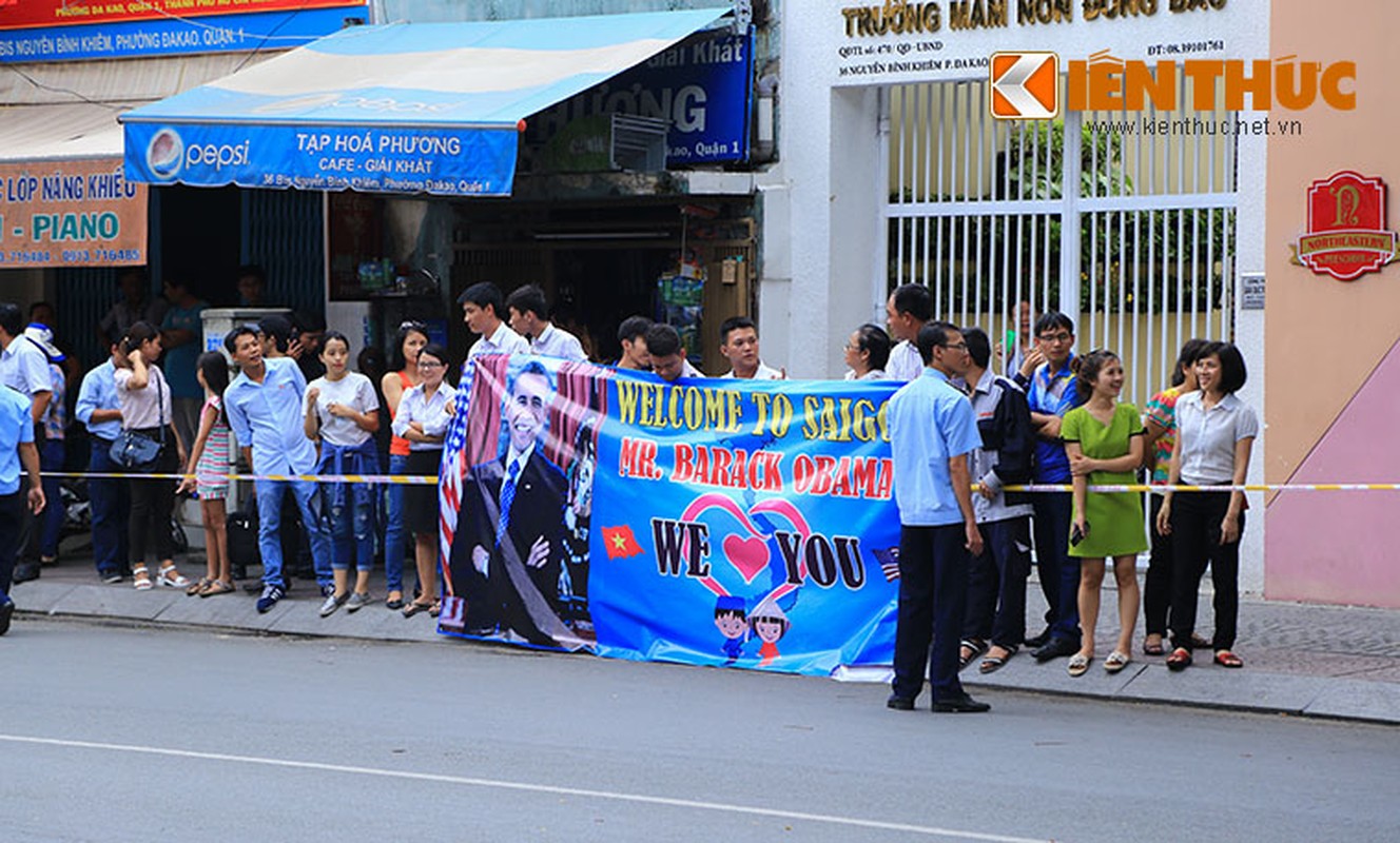 Tong thong Barack Obama roi TP HCM, ket thuc chuyen tham Viet Nam-Hinh-3