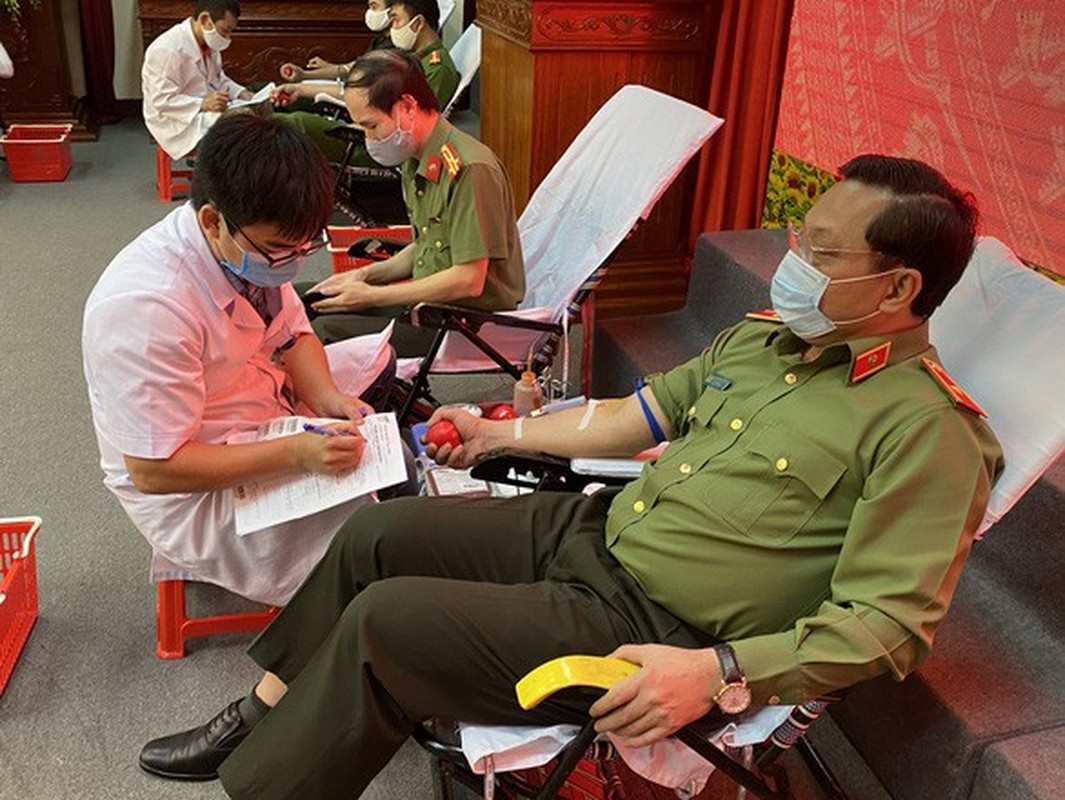Biet gi ve thieu tuong Nguyen Hai Trung tan Giam doc Cong an Ha Noi-Hinh-10