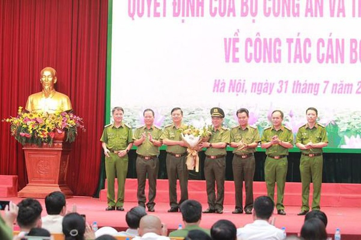 Biet gi ve thieu tuong Nguyen Hai Trung tan Giam doc Cong an Ha Noi-Hinh-9