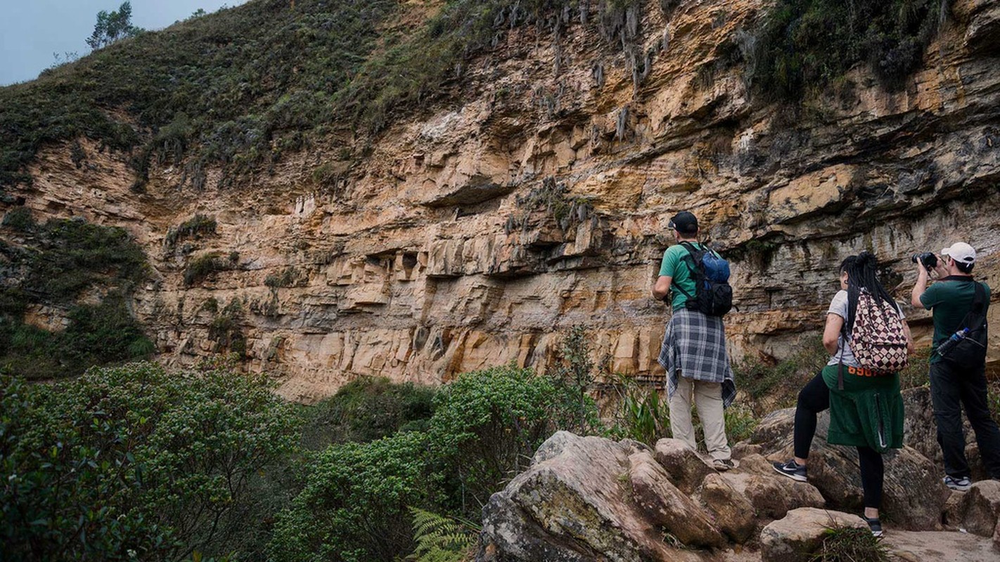 Peru: Bi an quan tai hinh nhan tren vach da dung dung