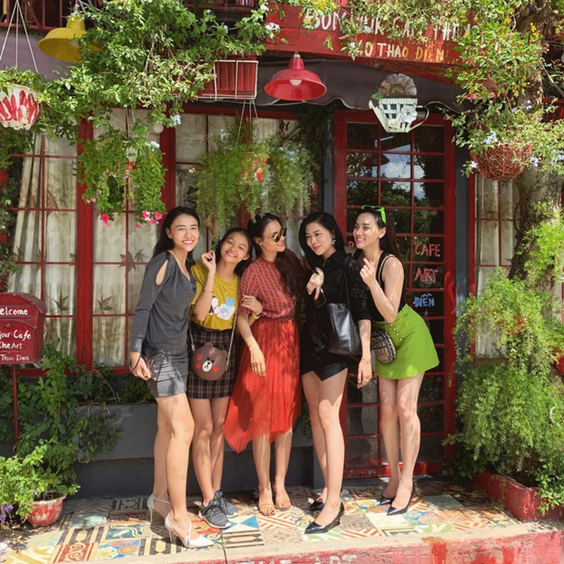 Thi Hoa hau Viet Nam 2020, chau gai dien vien Trang Nhung gay chu y-Hinh-2