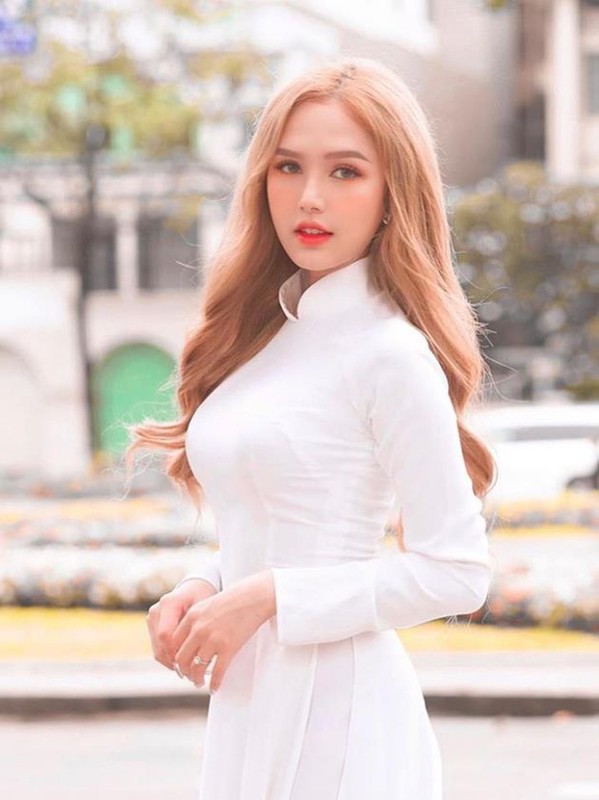 Vo streamer Xemesis mac ao dai, dan tinh dua nhau tha “bao tim“-Hinh-4