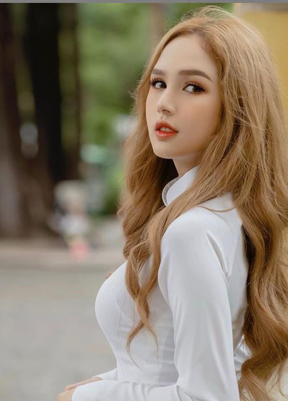 Vo streamer Xemesis mac ao dai, dan tinh dua nhau tha “bao tim“-Hinh-6