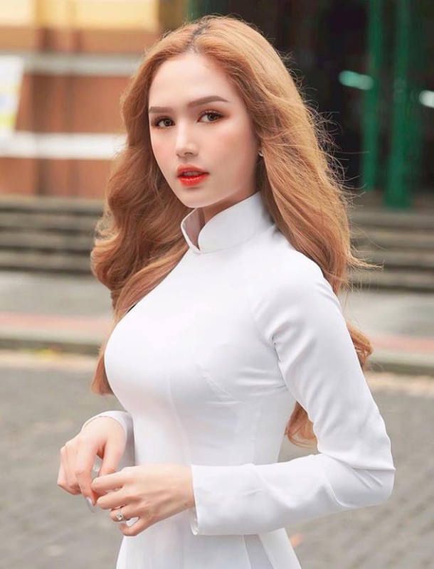 Vo streamer Xemesis mac ao dai, dan tinh dua nhau tha “bao tim“-Hinh-7