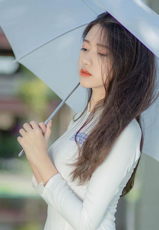 Co gai duoc menh danh “thien than ao dai trang” the he moi la ai?-Hinh-8