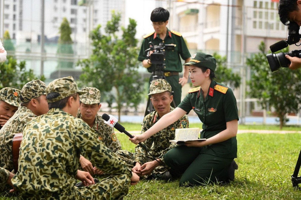 Dan tinh truy lung danh tinh nu MC thoi tiet tren ban tin bao lu-Hinh-5