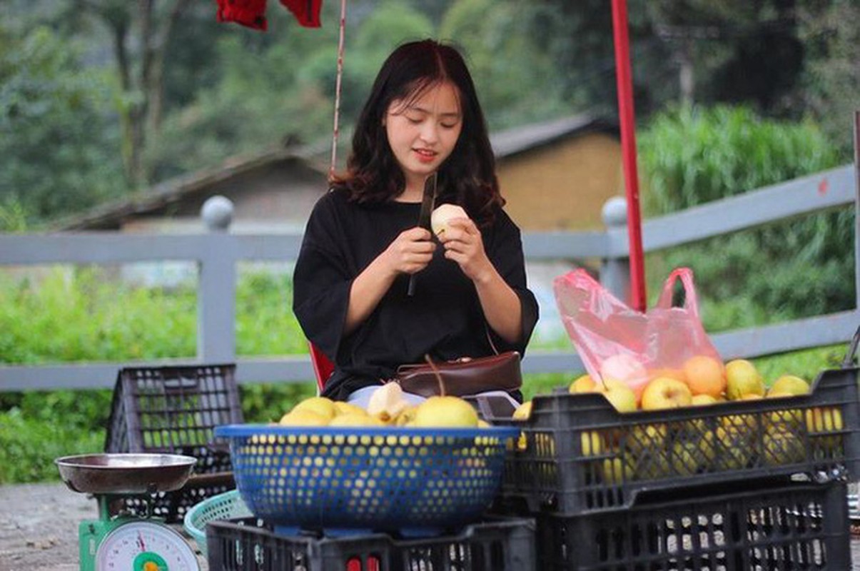 “Em gai ban le” Ha Giang tai xuat voi ngoai hinh thay doi-Hinh-3