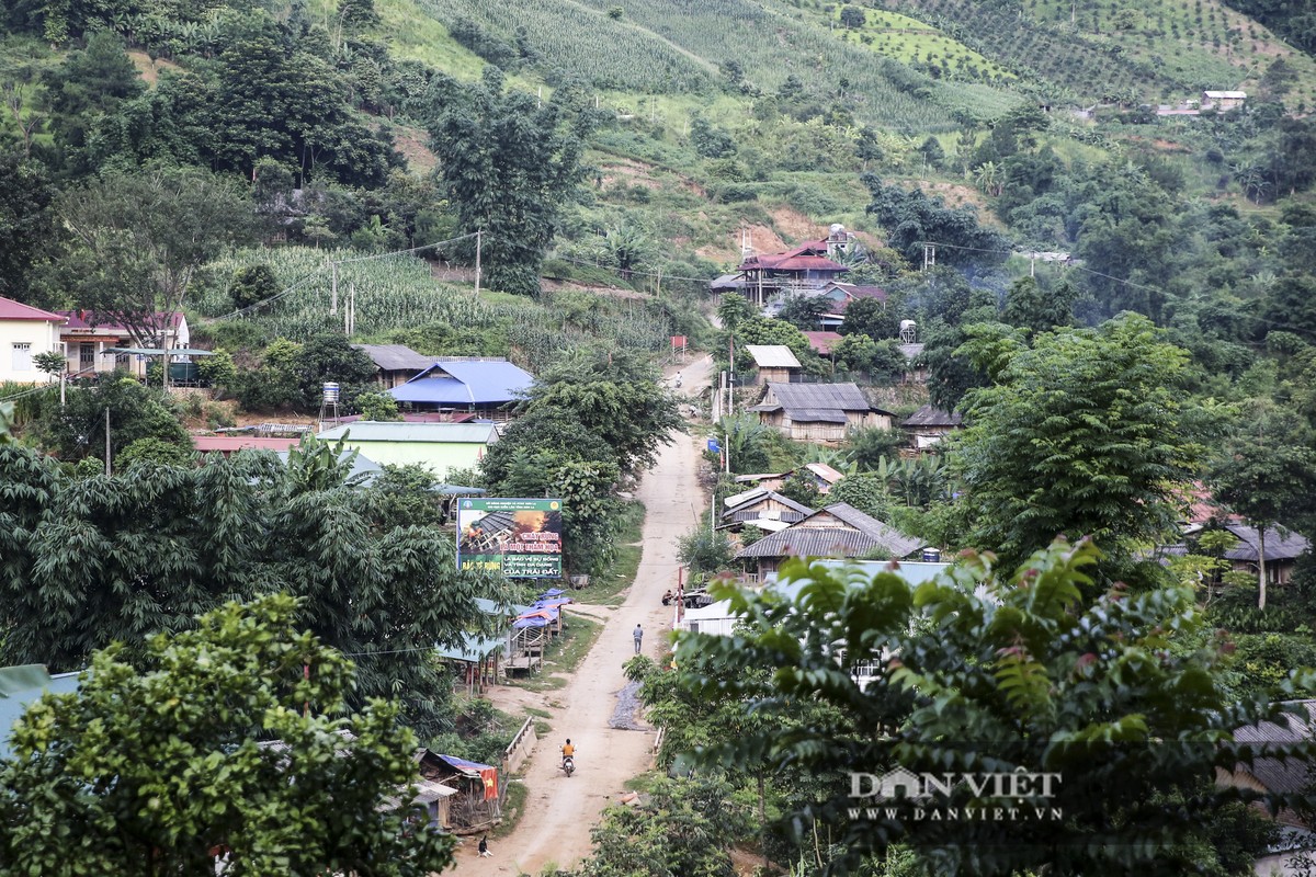 Net hon nhien trong treo cua tre em vung Tay Bac